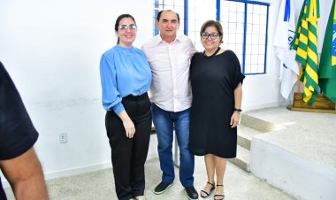 Prefeito Antônio Reis anuncia mudanças na Secretaria de Educação