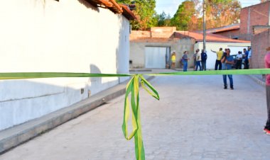 Prefeitura de Floriano entrega as primeiras ruas calçadas do projeto PlanMob