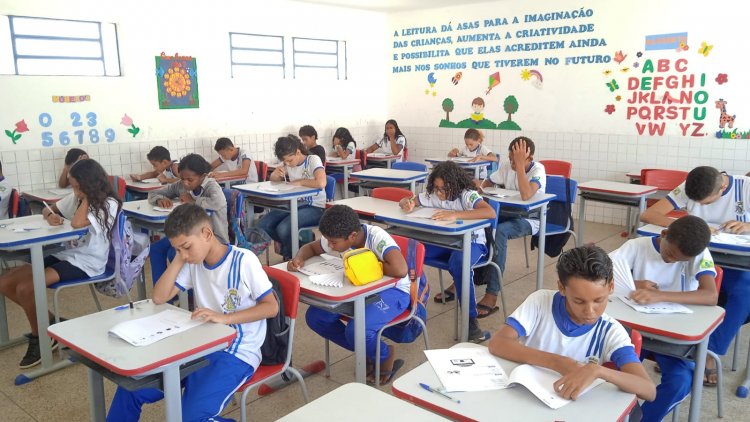 MEC parabeniza Floriano por frequência escolar superior a 80%