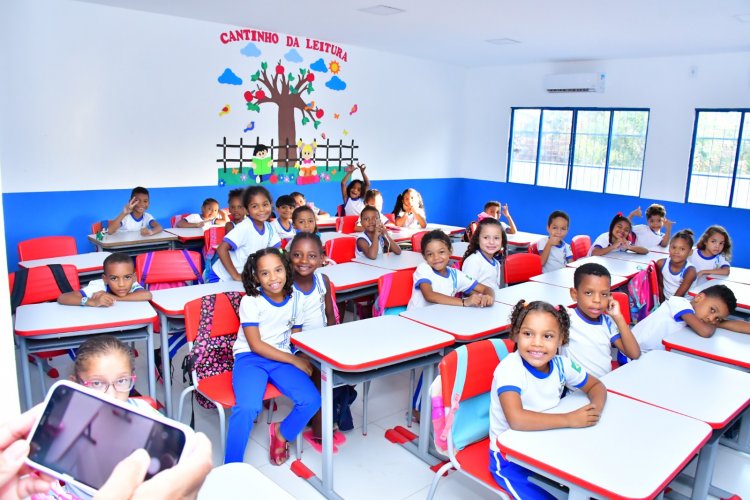 Educação de Floriano entrega ampliação da Escola M. Professor Freire