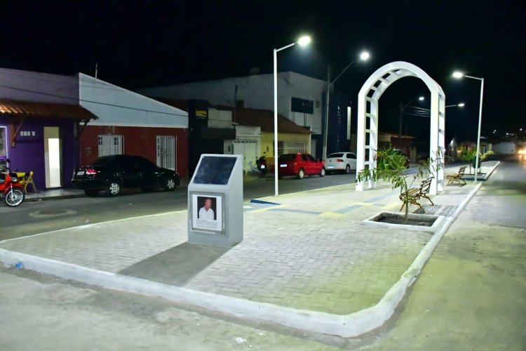 Prefeitura de Floriano inaugura Largo Raimundo Marreiros no bairro Ibiapaba