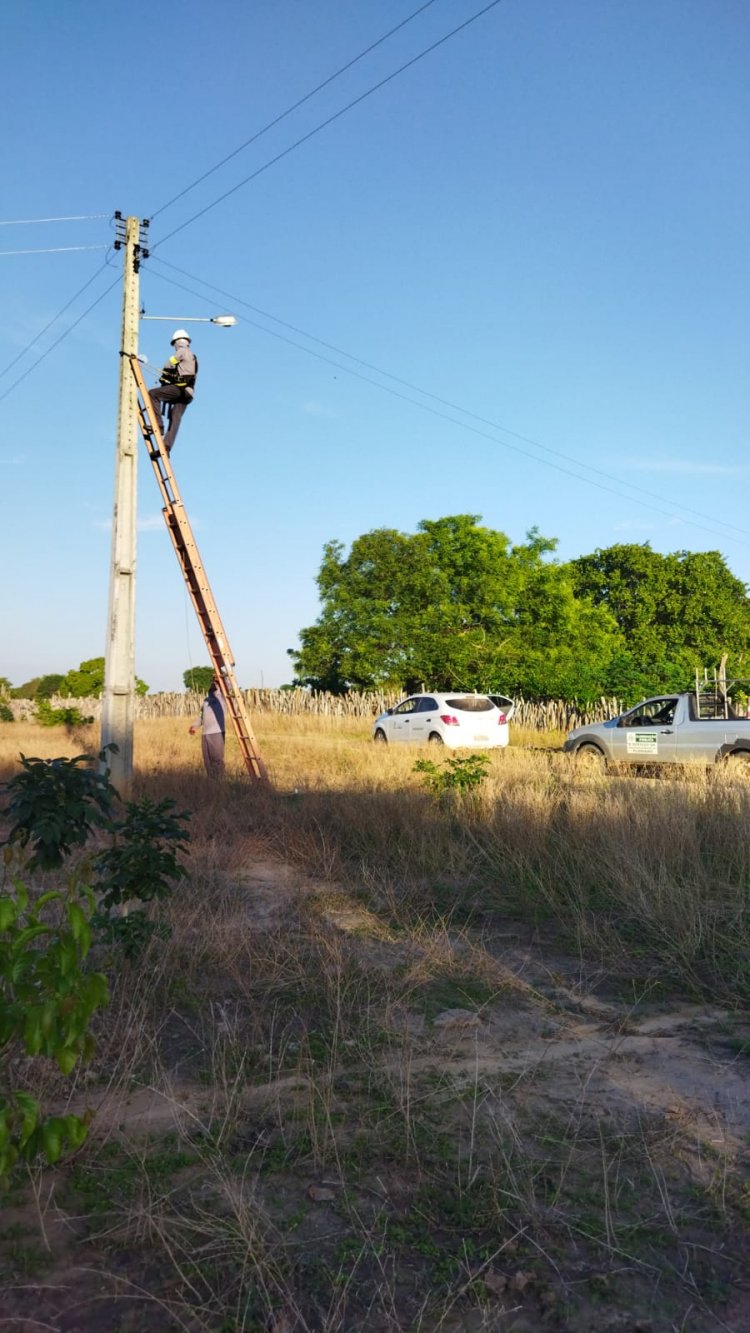 Infraestrutura recupera iluminação pública em onze localidades rurais de Floriano