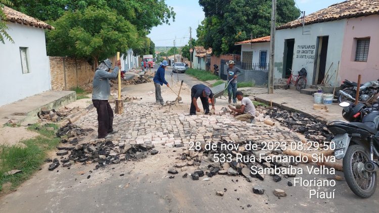 Infraestrutura: ruas de 13 bairros de Floriano recebem manutenção de tapa-buracos