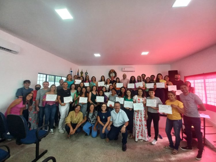 Estagiários da SEMED Floriano recebem certificado do projeto ‘Fortalecimento Pela Aprendizagem’