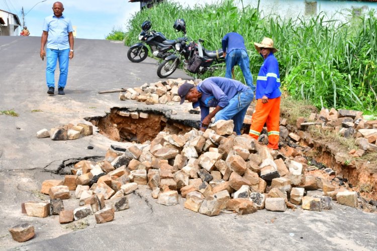 SEINFRA realiza obras de tapa-buracos no Planalto Sambaíba e desobstrução em ruas de Floriano