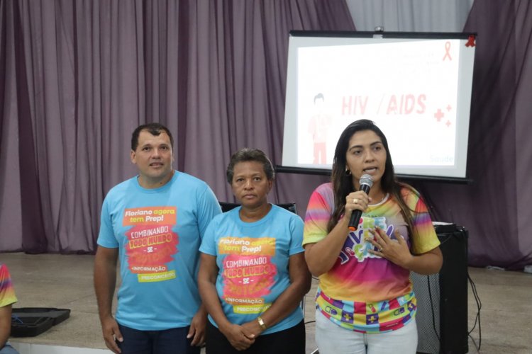 Bloco da Prevenção promove conscientização entre adolescentes sobre IST no CEEP Calisto Lobo