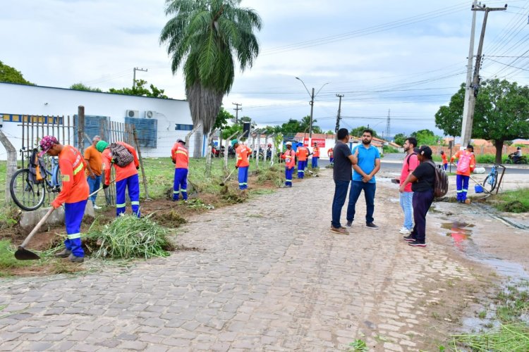 Saúde e Infraestrutura realizam ação no Bairro Via Azul no combate ao mosquito da Dengue