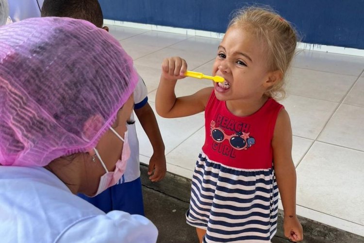 Escolas municipais de Floriano recebem ações preventivas em saúde bucal