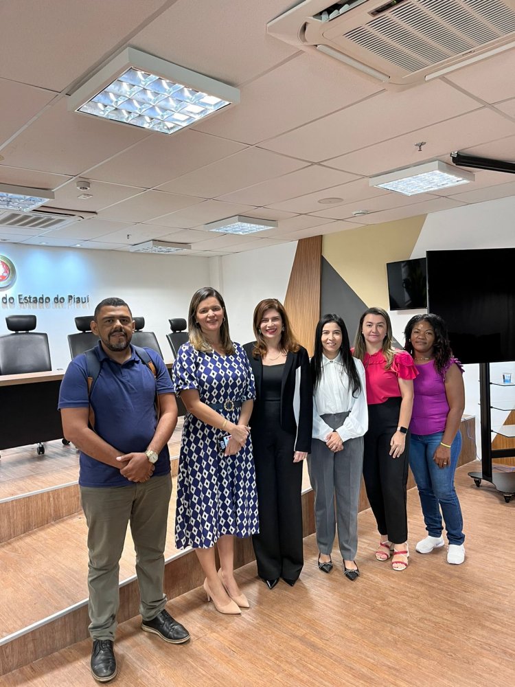 Prefeitura de Floriano participa de evento “Fortalecimento das Cooperativas de Catadores” em Teresina