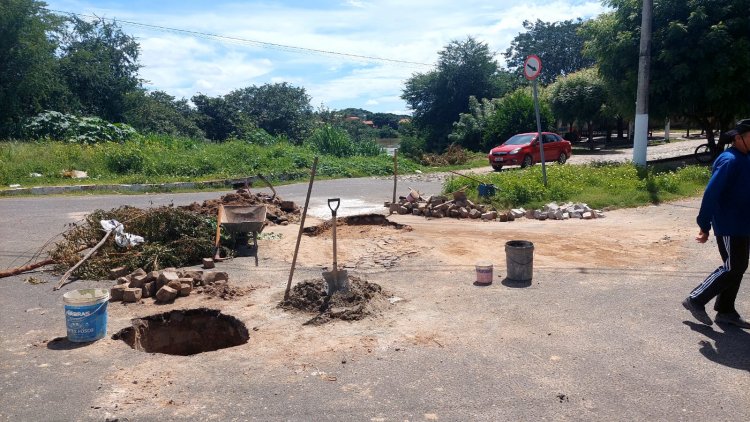 Infraestrutura de Floriano realiza obras de recuperação, iluminação, piçarramento e desobstrução de galeria no município