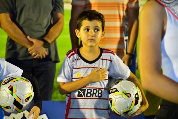 Abertura da Copa Floriano 2024 é realizada com estádio lotado e goleada