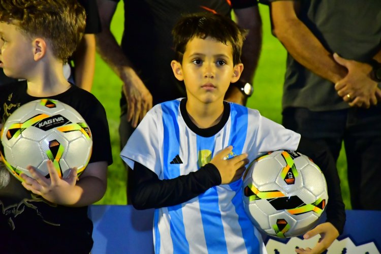 Abertura da Copa Floriano 2024 é realizada com estádio lotado e goleada