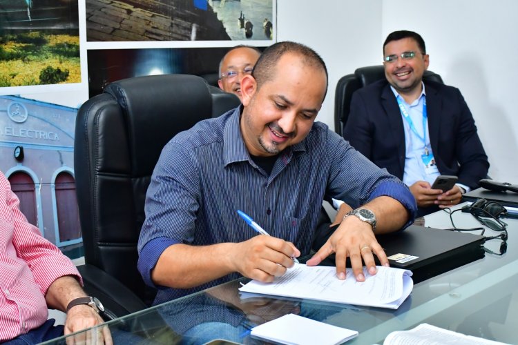 Minha Casa, Minha Vida: Prefeito Antônio Reis assina contratos para a construção de 372 casas em Floriano