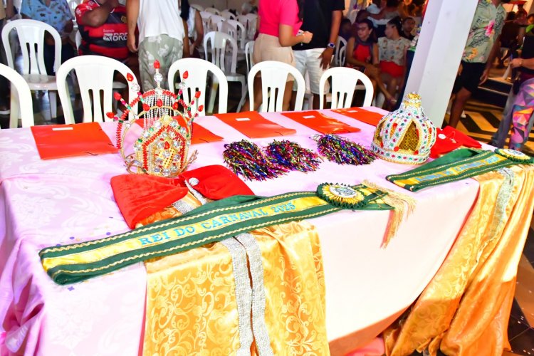 Floriano elege em clima de muita folia o rei e rainha do Carnaval 2025