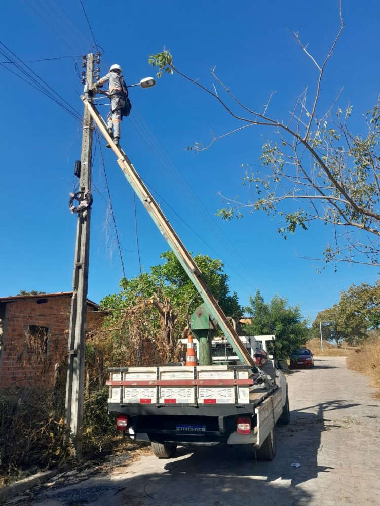 Prefeitura de Floriano realiza cerca de 600 atendimentos em iluminação pública no mês de junho