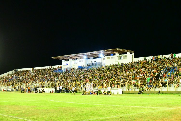 Estádio lotado e decisão acirrada marcam grande final da Copa Floriano 2025
