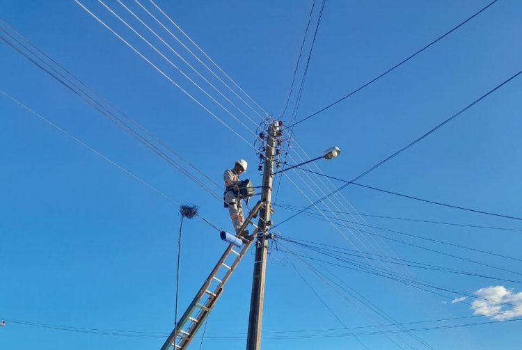 Infraestrutura de Floriano realiza mais de 570 serviços de iluminação pública no mês de agosto