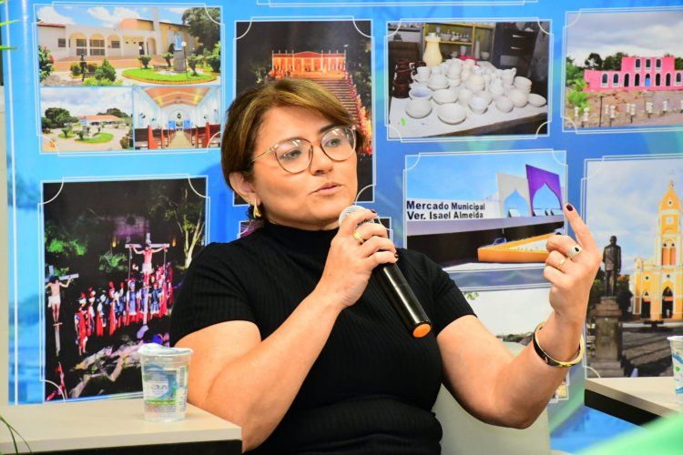Prefeitura de Floriano promove roda de conversa em alusão ao Dia do Turismo e do Turismólogo