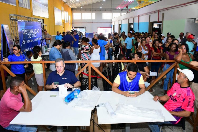 Prefeitura de Floriano apoia ação de entrega de 3 mil kits de TV digital em projeto piloto nacional