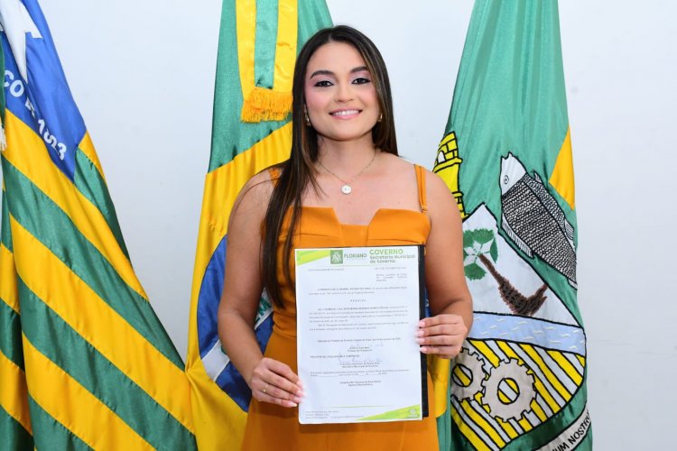 Empossada a nova secretária de Comunicação de Floriano, Kívia Resende