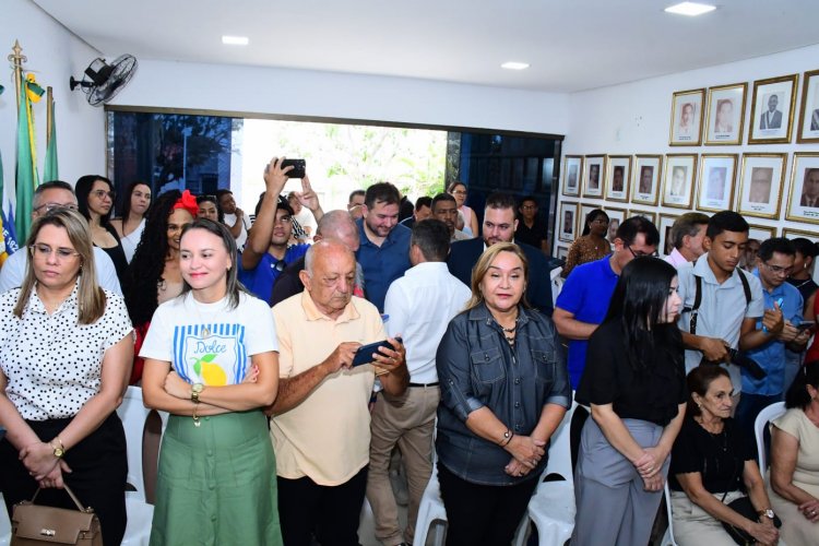 Empossada a nova secretária de Comunicação de Floriano, Kívia Resende