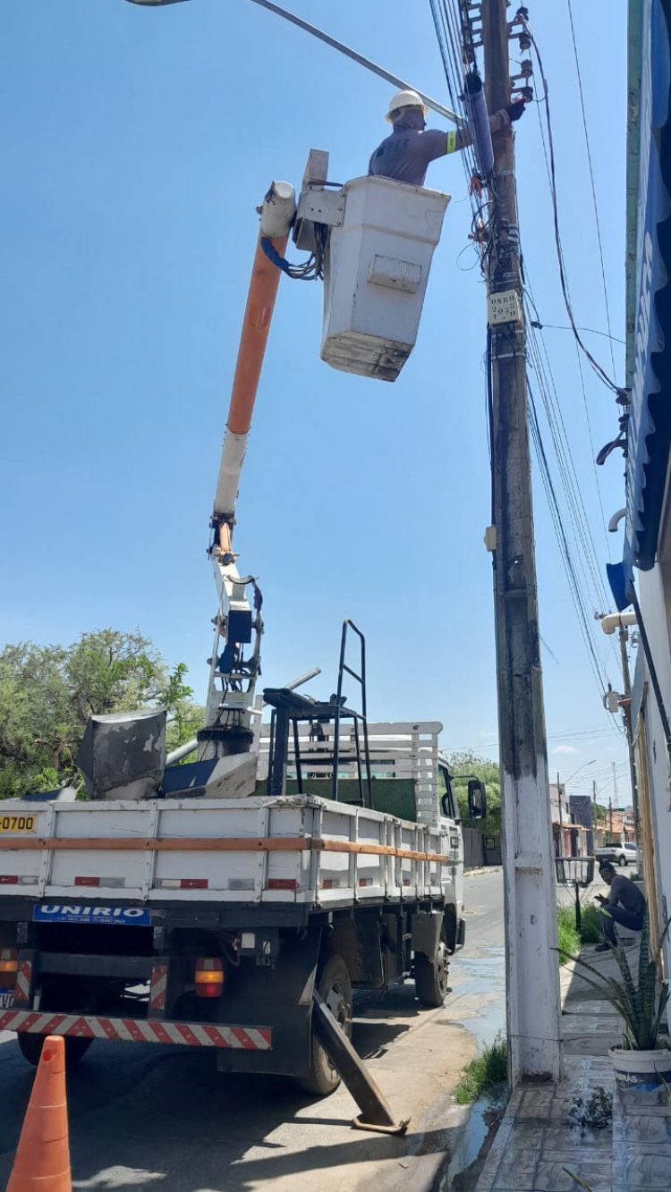 Departamento de Iluminação Pública de Floriano realiza quase 600 atendimentos no mês de novembro
