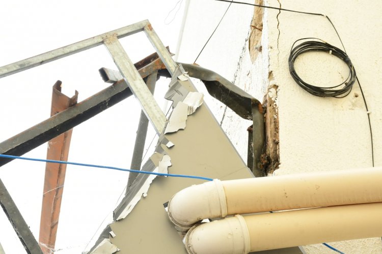 Prefeitura de Floriano adota medidas após desabamento parcial de marquise no Mercado Público