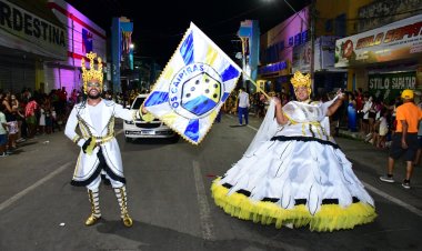 Escola de Samba ‘Os Caipiras’ é  campeã do Carnaval de Floriano pelo 3º ano consecutivo