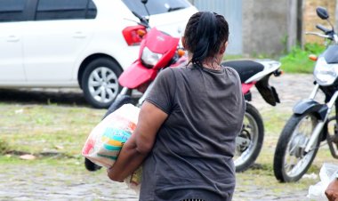 Prefeitura de Floriano distribui mais de 5 mil cestas básicas para famílias em situação de vulnerabilidade 