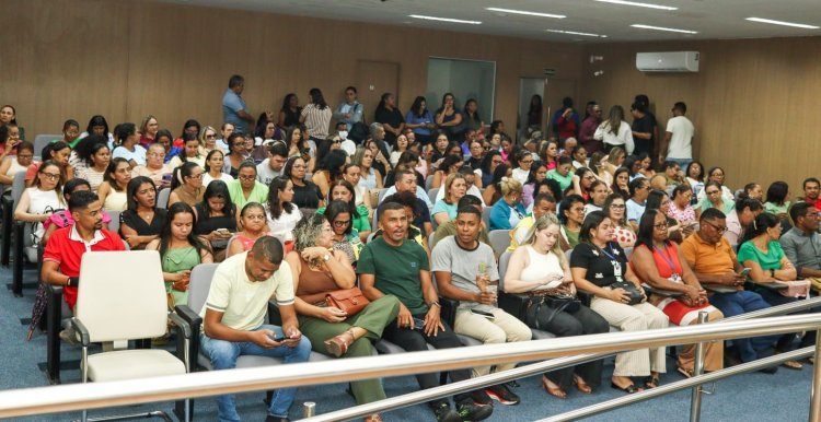 Servidores municipais participam do lançamento de fluxo para atendimento à entrega voluntária para adoção