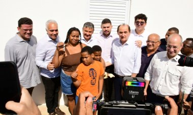 Prefeitura de Floriano entrega 72 casas no Residencial Cajueiro II e anuncia mais 150 unidades