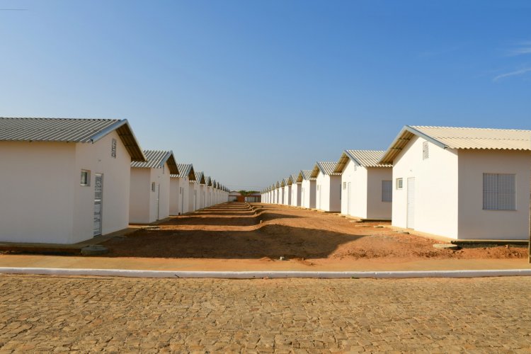 Prefeitura de Floriano entrega 72 casas no Residencial Cajueiro II e anuncia mais 150 unidades