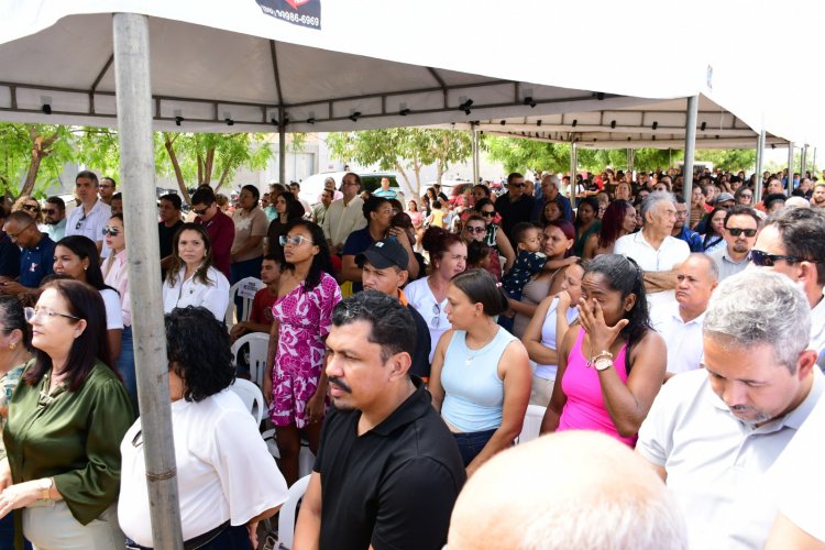 Prefeitura de Floriano entrega 72 casas no Residencial Cajueiro II e anuncia mais 150 unidades