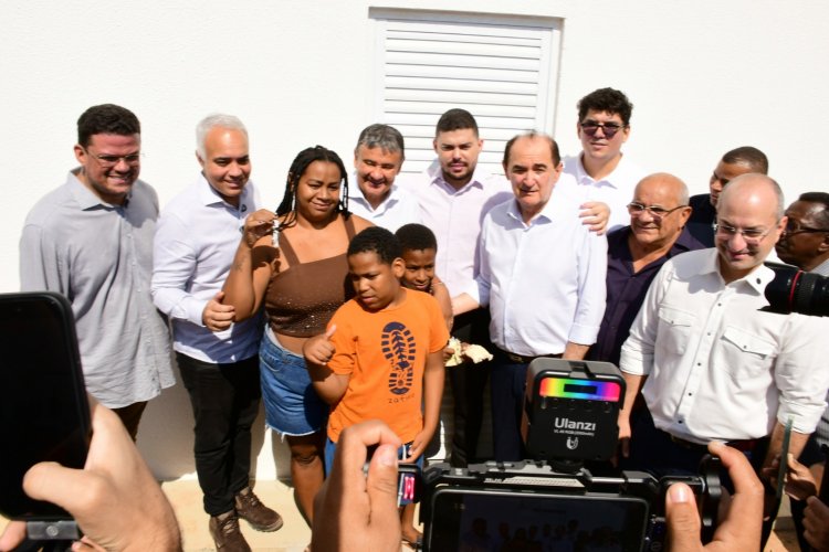 Prefeitura de Floriano entrega 72 casas no Residencial Cajueiro II e anuncia mais 150 unidades
