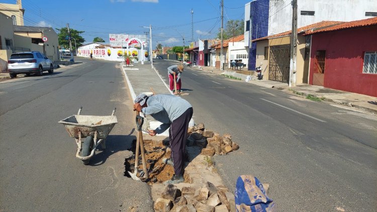 Infraestrutura de Floriano recupera danos nas ruas provocados por chuva intensa