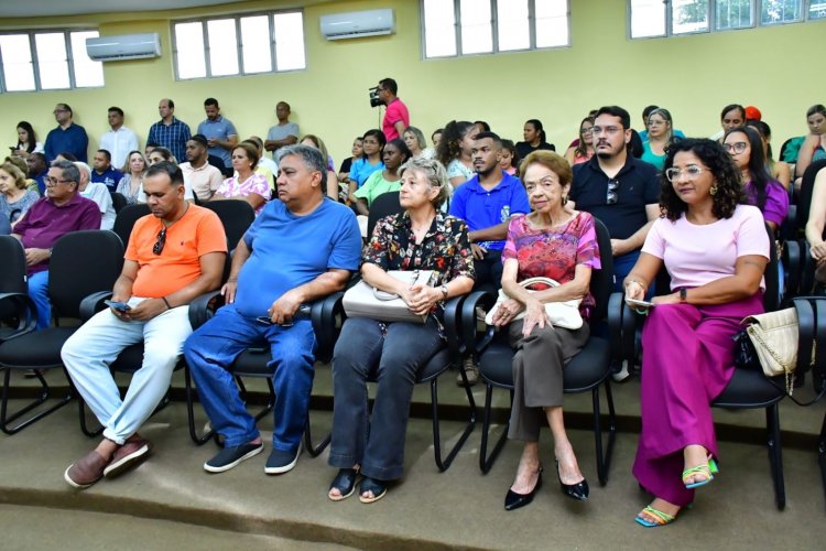 Prefeitura de Floriano inaugura auditório no Complexo Comercial do Cruzeiro