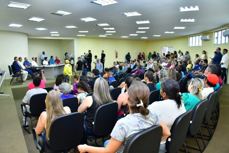Prefeitura de Floriano inaugura auditório no Complexo Comercial do Cruzeiro