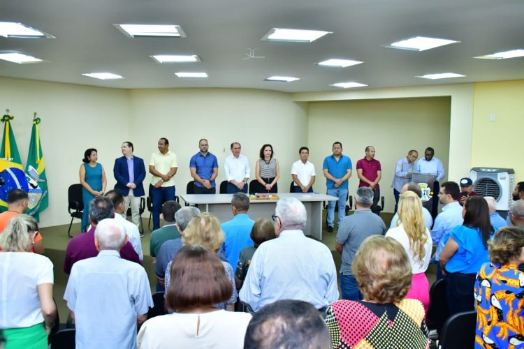 Prefeitura de Floriano inaugura auditório no Complexo Comercial do Cruzeiro