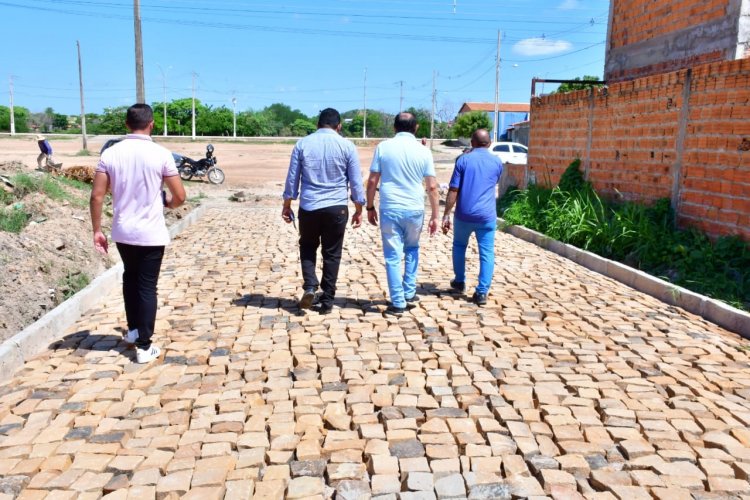 Floriano: prefeito e secretários visitam ruas contempladas pelo PLANMOB