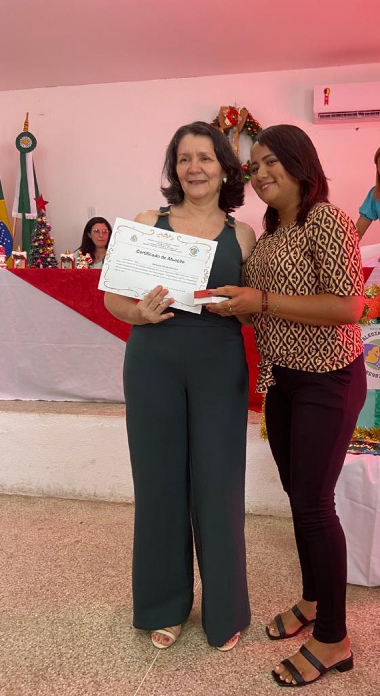 Estagiários da SEMED Floriano recebem certificado do projeto ‘Fortalecimento Pela Aprendizagem’