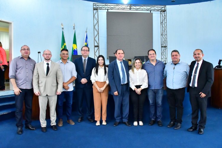 Prefeito de Floriano abre Ano Legislativo 2024 levando sua mensagem à Câmara Municipal