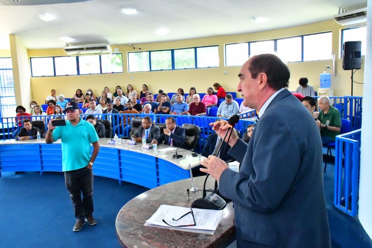 Prefeito de Floriano abre Ano Legislativo 2024 levando sua mensagem à Câmara Municipal