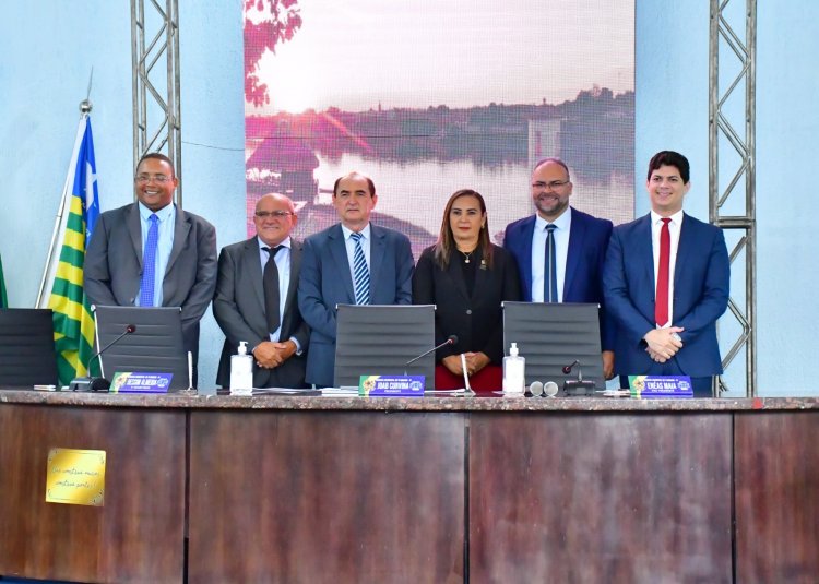 Prefeito de Floriano abre Ano Legislativo 2024 levando sua mensagem à Câmara Municipal
