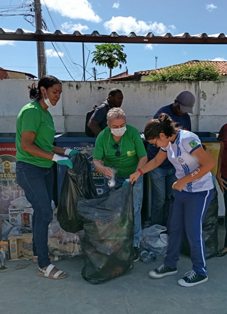 SEMAN coleta mais de 200 kg de materiais recicláveis dos projetos Escola Seletiva e ÓleoColetar