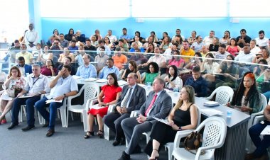 Servidores da Prefeitura de Floriano participam de seminário do TCE-PI