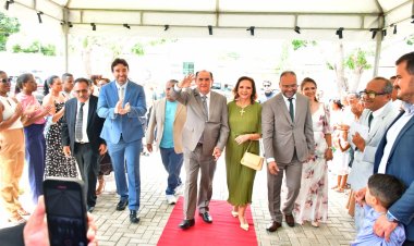 Antônio Reis é reconduzido ao cargo de prefeito durante solenidade na Prefeitura de Floriano