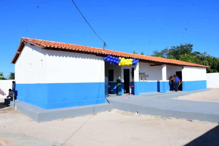Prefeitura entrega escola completamente reformada à comunidade Exu nos 128 anos de Floriano 