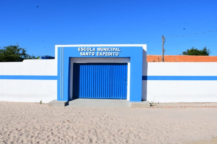 Prefeitura entrega escola completamente reformada à comunidade Exu nos 128 anos de Floriano 