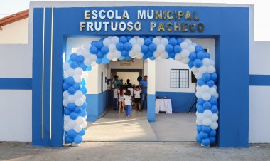 128 anos: Prefeitura de Floriano entrega reforma e ampliação de escola e reurbanização da praça do bairro N. Sra. da Guia