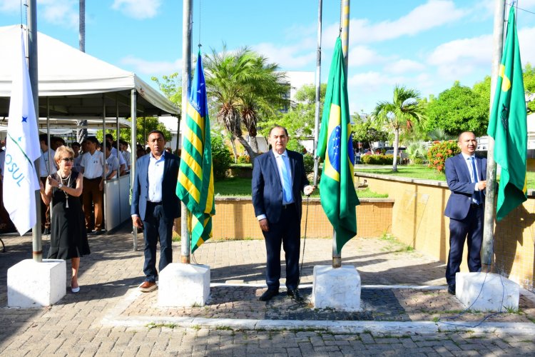 Solenidade marca o Dia da Bandeira de Floriano e entrega do Selo S.I.M aos produtores